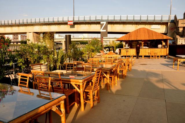 min 2010 07 11 river island village 019